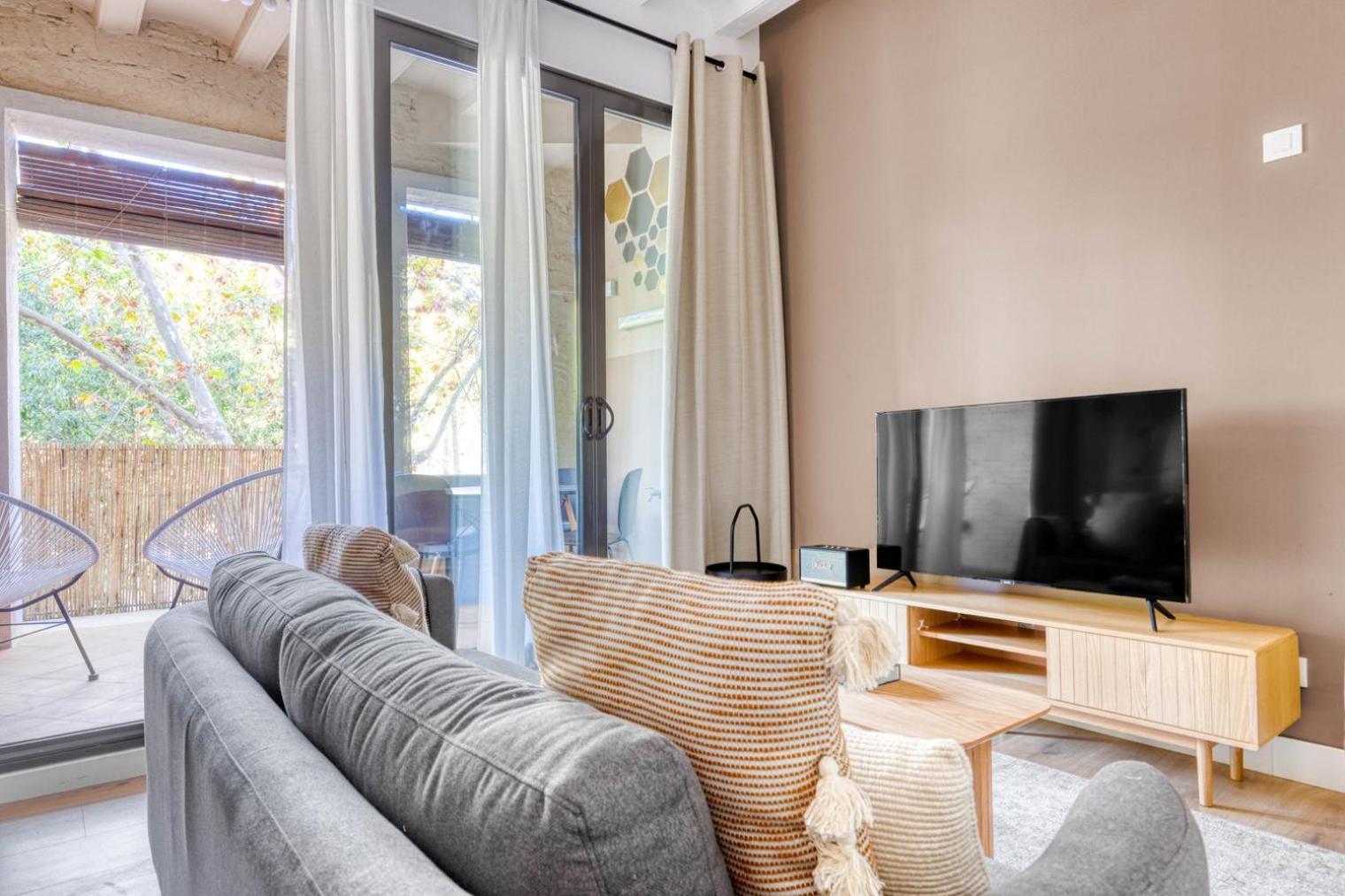 Renovated El Born 2br Wbalcony Nr Arc De Triomf Bcn-38 Appartement *